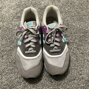 New Balance women’s 997H